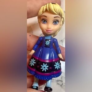 DISNEY - PRINCESS ELSA - Mini Toddler Doll